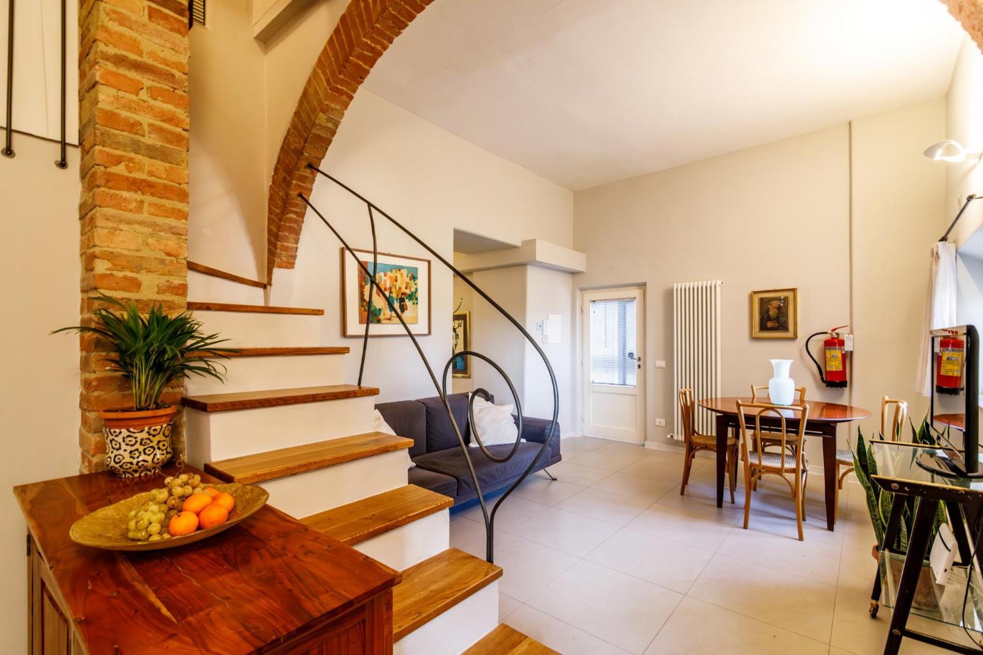 Porta Romana Elegant Apartments With Private Parking! Siena Exterior photo